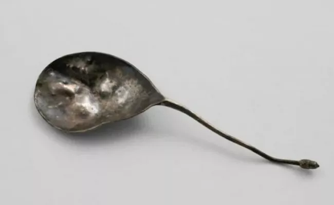 This 90 Paisa Spoon Sold For RS 2 Lakh in Auction - Sakshi