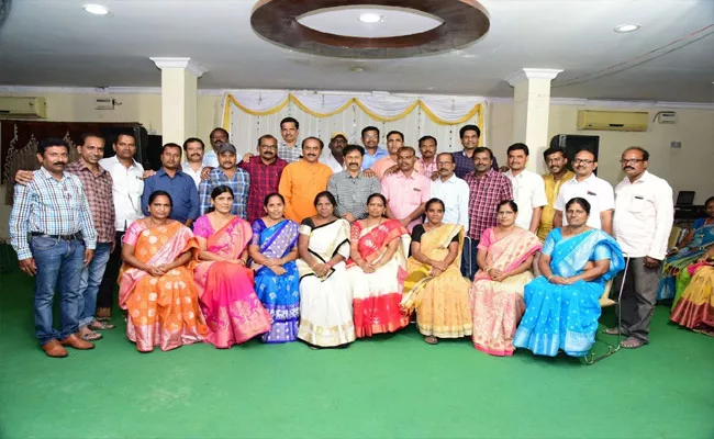 Telangana: Friendship Day Special Stories In Karimnagar - Sakshi