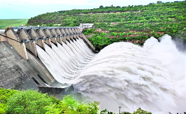 Huge Flood water Flow In Krishna River - Sakshi