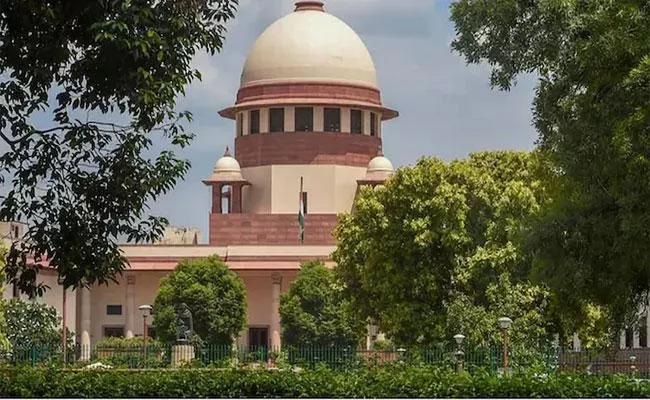 Pegasus snooping scandal: Supreme Court adjourns hearing to August16 - Sakshi