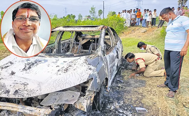 BJP Leader Dead Body In Burned Car - Sakshi