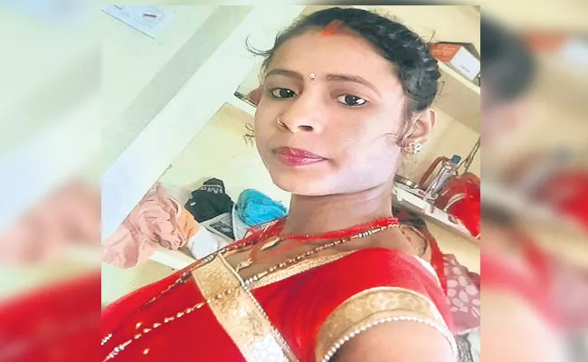 Married Woman Assasinate Tragedy In Hyderabad - Sakshi