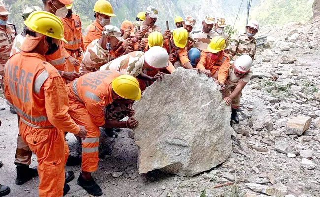 Himachal Pradesh Landslide: 13 Rescued 13 Bodies Recovered Till Now - Sakshi