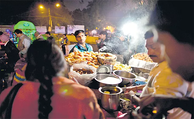 Hundreds Of Indian Street Vendors Found To Be Secret Millionaires - Sakshi