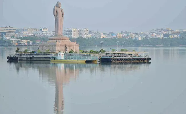 Hussain Sagar Lake Police Saved Five Lives - Sakshi