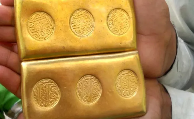 Gold Biscuit Fraud Traced In Prakasam District Chirala - Sakshi