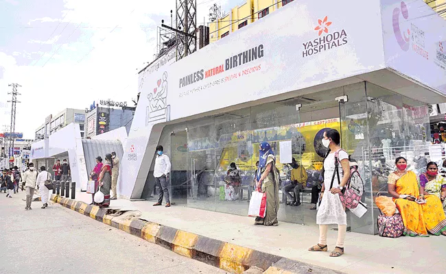 Ac Bus Shelters Maintenance Gone Worse In Hyderabad - Sakshi