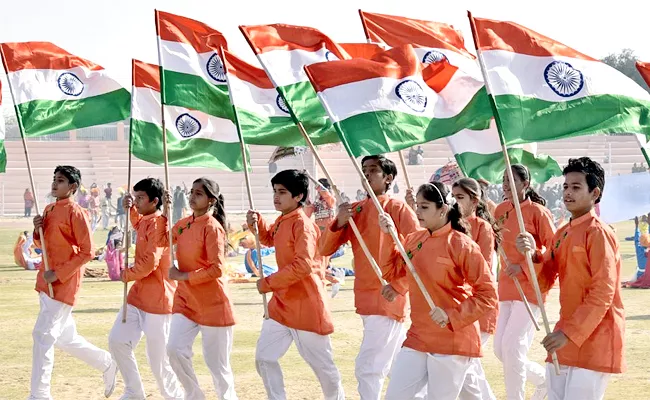 Independence Day 2021: Top 10 Best India Patriotic Movies in Telugu - Sakshi