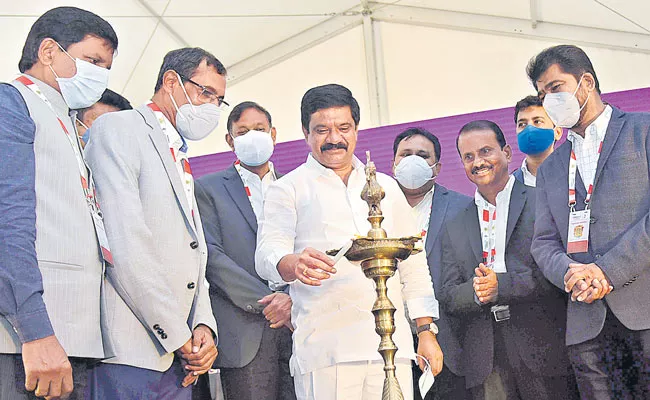 Minister Vemula Prasanth Reddy at CREDAI Property Show - Sakshi