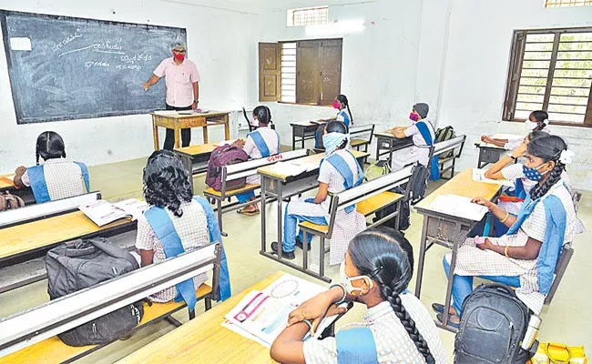 Telangana: Significantly Increasing New Admissions In Public Schools - Sakshi