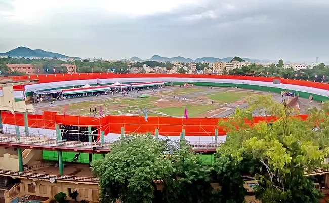 Vijayawada Gets Ready For The Independence Day Celebrations In AP - Sakshi