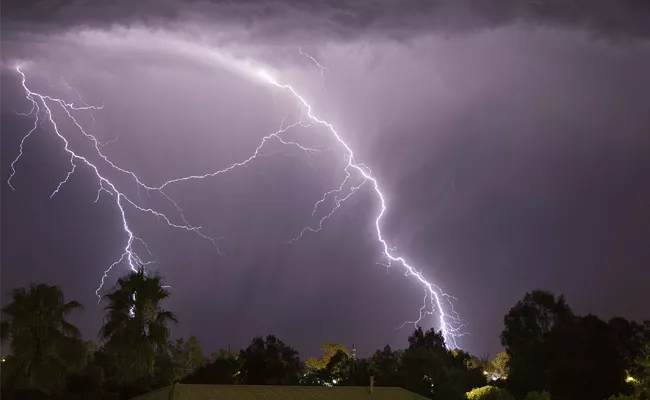 Two Young Men Deceased By Lightning Strike In Vijayanagaram - Sakshi