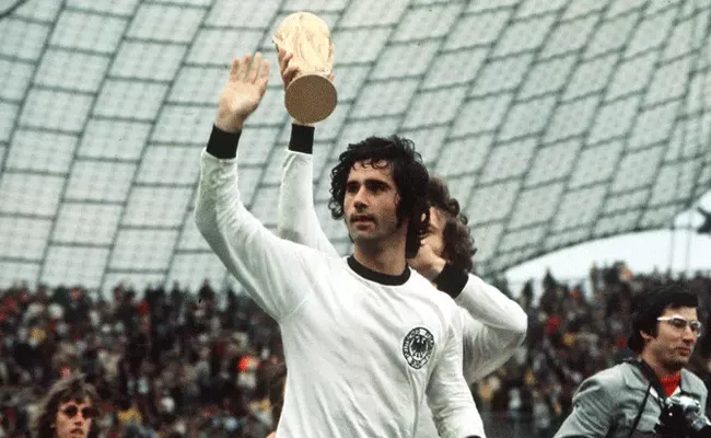 Germany Football Legend Gerd Muller Passed Away - Sakshi