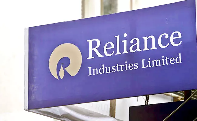 Aramco In Talks To Buy Stake In Reliance Unit - Sakshi