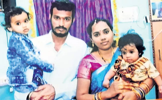 Mother And Her Life And Assassinate Two Children At Piduguralla - Sakshi