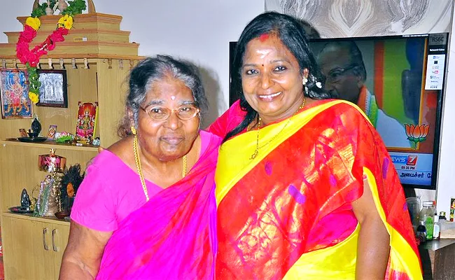 Governor Tamilisai Soundararajan Mother Krishnakumari Passed Away In Hyderabad - Sakshi