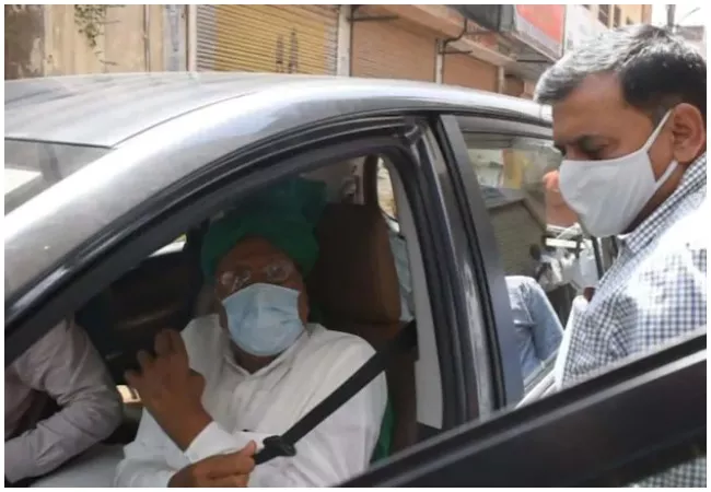 Former Haryana Cm Om Prakash Chautala Appears For Class 10 English Exam - Sakshi