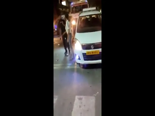 Viral Video: Girl Beats Taxi Driver At Signal