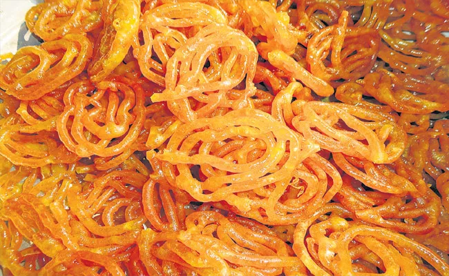 Here Is Full Details Of Tenali Jalebi Made With Jaggery - Sakshi