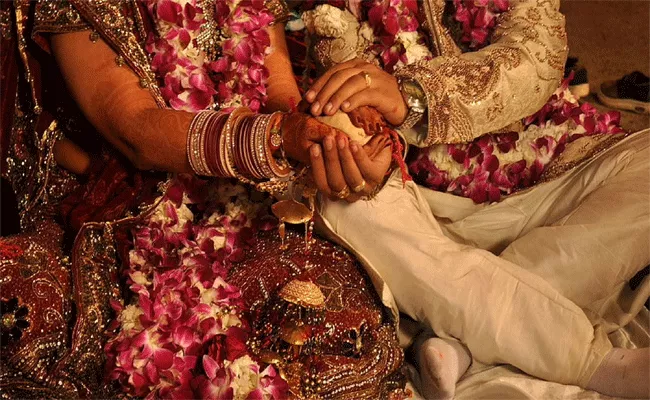 Young Woman Complained To Child Welfare Officer For Parents Forcing To Marry - Sakshi