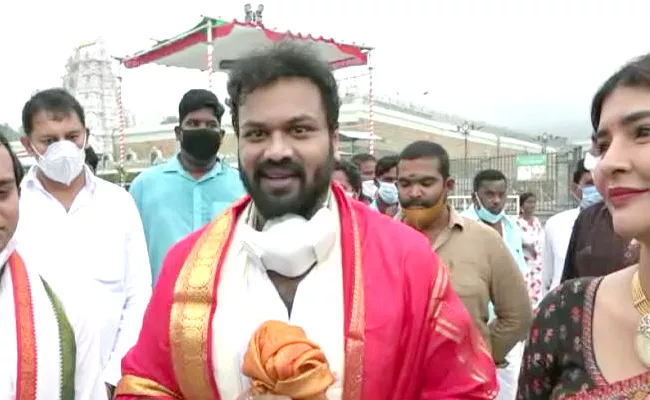 Manchu Manoj And lakshmi Prasanna Visits Tirumala Tirupati - Sakshi