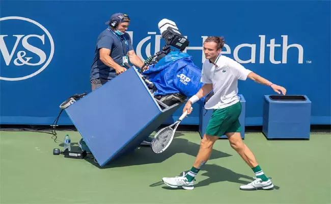 Daniil Medvedev Collides With Camera In Shock Loss In Cincinnati Masters 1000 Tourney - Sakshi