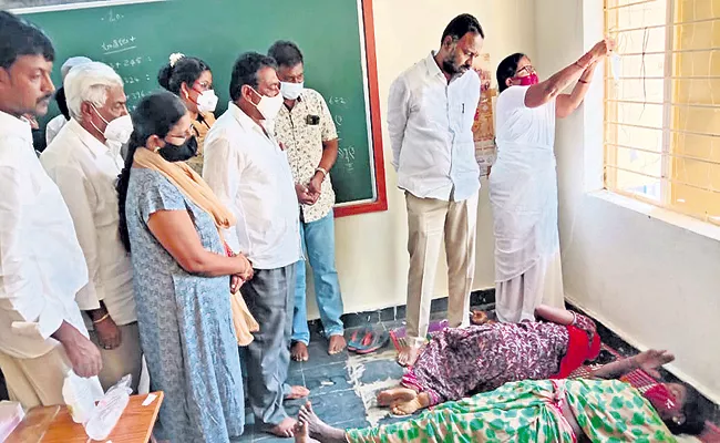 Victims of poisoning increased to 67 Madanapalle - Sakshi