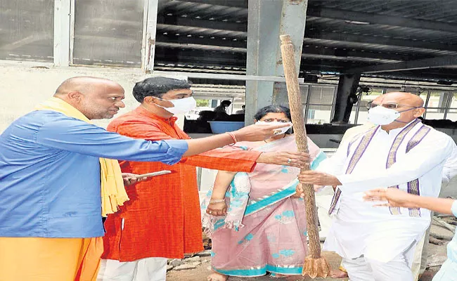 DRDO Develops Eco Friendly Bags For TTD Laddu Distribution - Sakshi