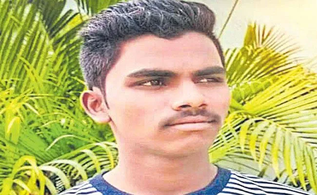 Sravanthi Cheated Case: New Thigs Coming In Police Investigation In Warangal - Sakshi