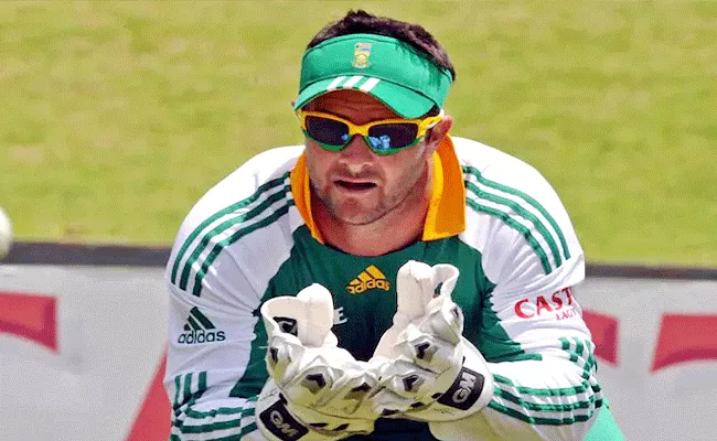 Mark Boucher Apologises Racist Songs Nicknames During Playing Cricket - Sakshi