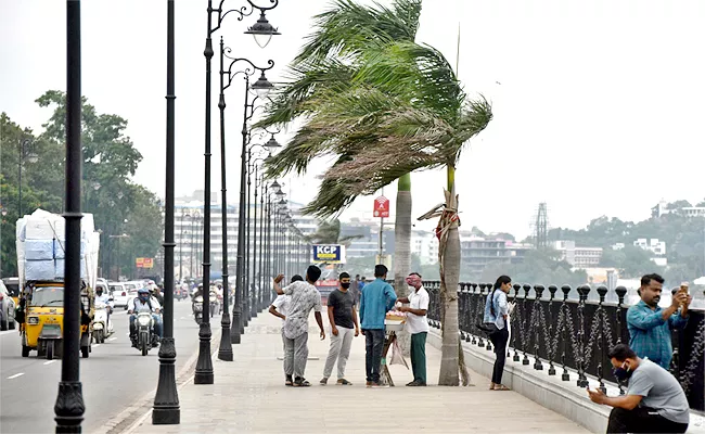 KTR Says To Hyderabad CP Divert The Traffic On Tank Bund sundays - Sakshi