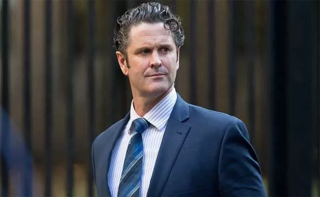 Chris Cairns Suffers Paralysis In Legs During Life Saving Surgery - Sakshi