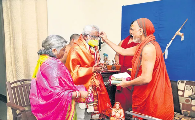 Swarupanandendra Swamy Asks YV Subba Reddy Restore Free Darshan At Tirumala - Sakshi