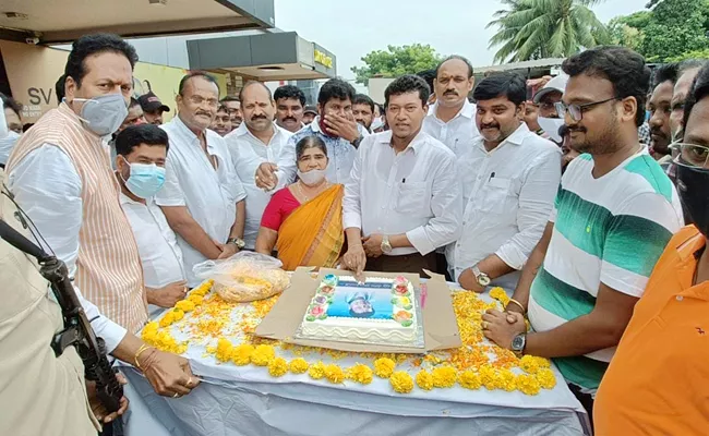 Appalaraju Cut The Cake During The Release of The Sridevi Soda Center - Sakshi