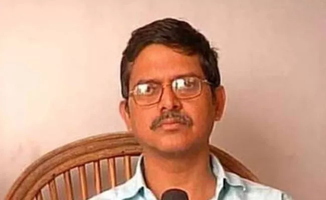 Retired IPS officer Amitabh Thakur arrested - Sakshi