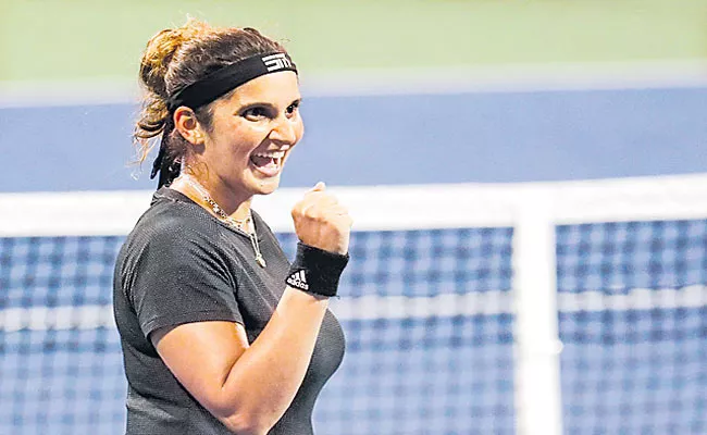 Sania Mirza-Christina McHale cruise to semifinals at Cleveland - Sakshi