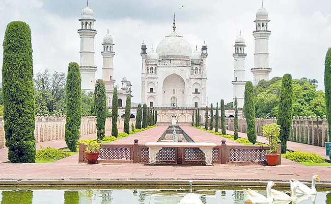 Bibi Ka Maqbara Aurangabad Interesting Facts Travel Trips In Telugu - Sakshi