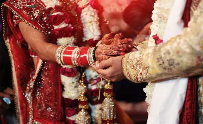 Viral: Bride Sends Bill To Wedding Guest who Not Came For Reception Dinner - Sakshi