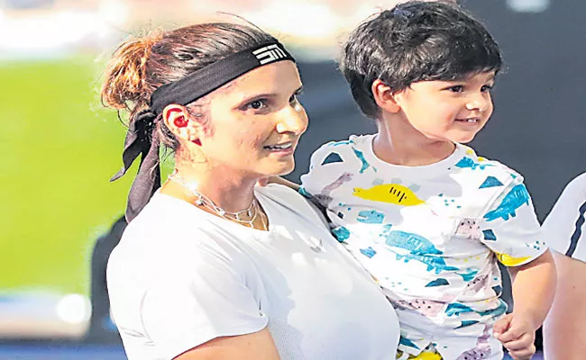 Sania Mirza enters finals of the WTA tournament - Sakshi