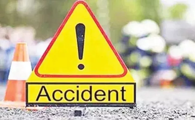 Three People Passed Away Over Road Accident At Yadadri Bhuvanagiri District - Sakshi