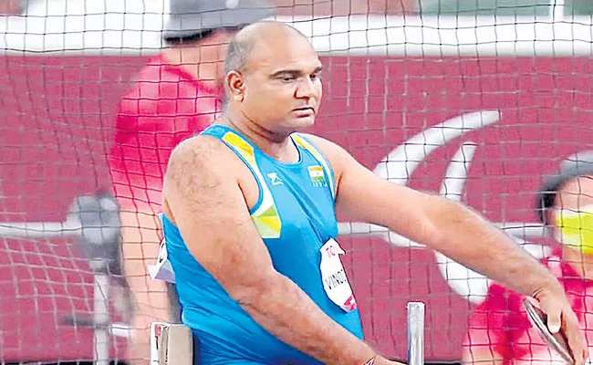 Paralympics: Vinod Kumar claims bronze in discus throw F52 - Sakshi