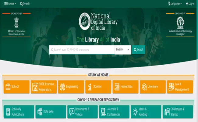 Covid Effect: Readers Follows To Digiral Library Mobile Phones In Nizamabad - Sakshi