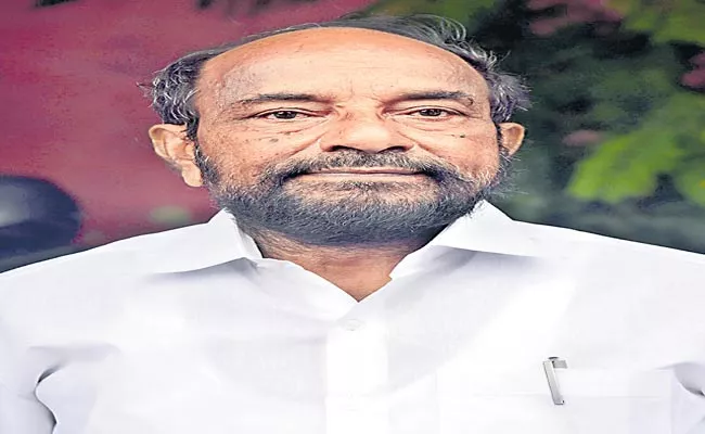 BC Welfare Association President R Krishnaiah Criticized Chief Minister KCR - Sakshi