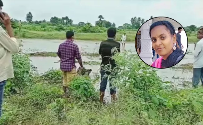 Two Young Girls Submerged Dosalavagu Heavy Rains In Nalgonda - Sakshi