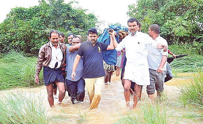 5 Include Bride Washed Away In Flood Stream In Vikarabad - Sakshi