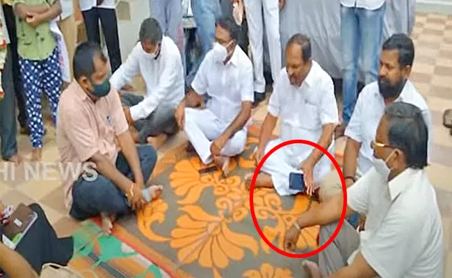 Huzurabad: Minister Koppula Eshwar Impatience At Officials Throw Mobile Phone - Sakshi