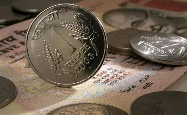 Rupee rallies 40 paise to 73.29 against US dollar - Sakshi