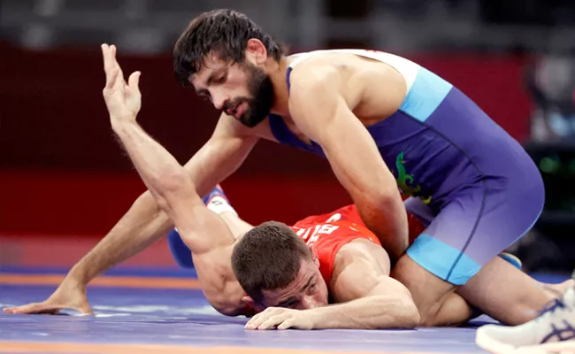 Tokyo Olympics: Ravi Kumar Creates History Enters Wrestling 57Kg Final - Sakshi