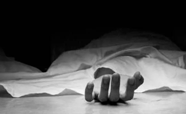 Man Suspectly Collapsed With Blood In Kankipadu Krishna - Sakshi