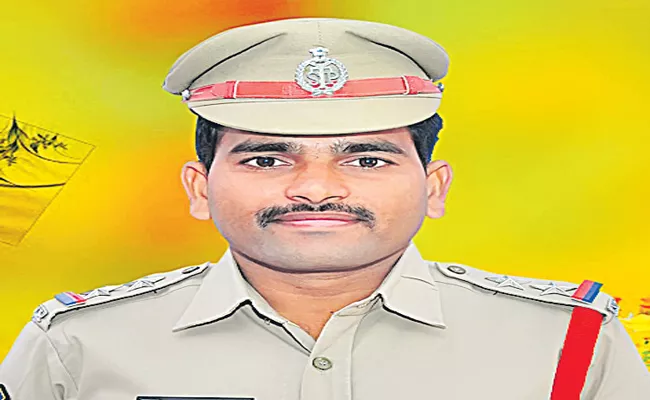 Sub Inspector Molests Woman SI Trainee In Warangal - Sakshi